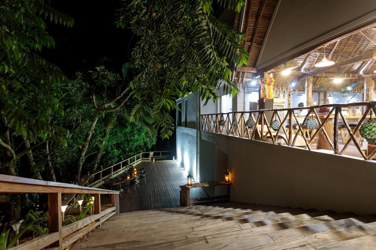 Beluu Sea View Resort Корор Екстер'єр фото